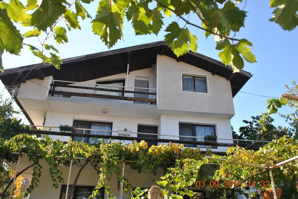 Guest House Palma غولدن ساندز المظهر الخارجي الصورة