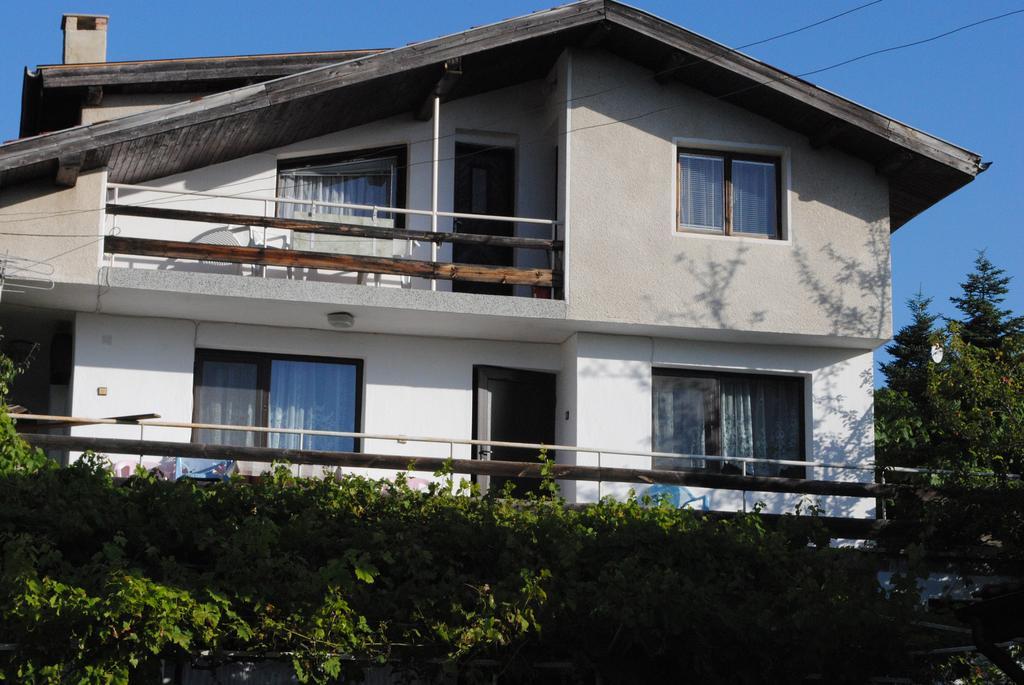 Guest House Palma غولدن ساندز المظهر الخارجي الصورة